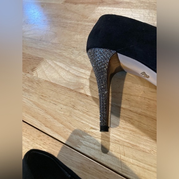 Nina open toed heels in black with a bling heel. Excellent condition. Gorgeous - Picture 9 of 12